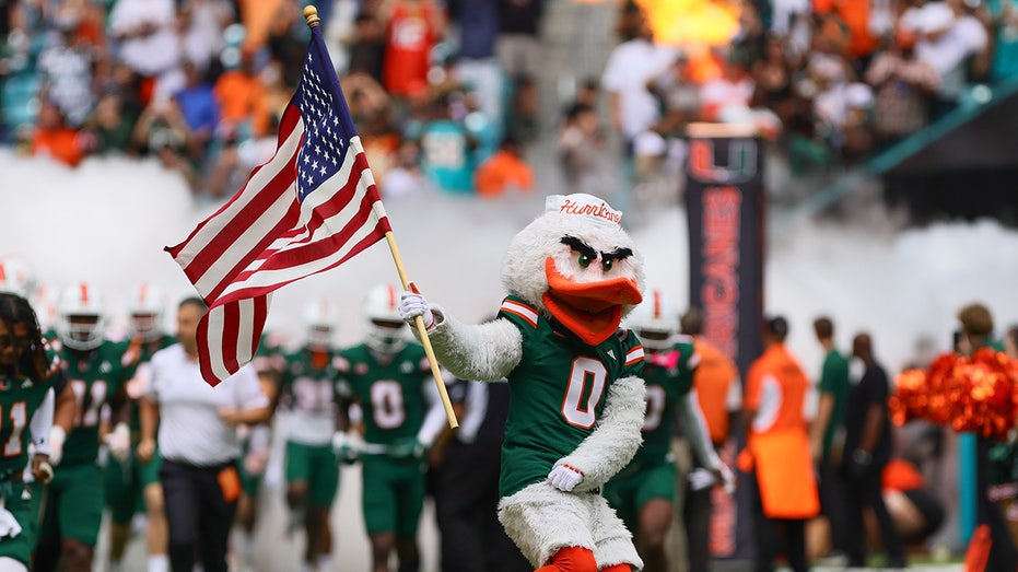 College football reporter calls out Miami mascot for flirting during