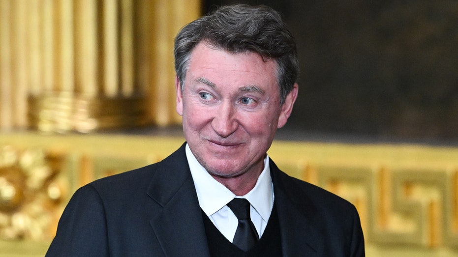 Trump declares Wayne Gretzky ‘free agent' after NHL legend supports ...